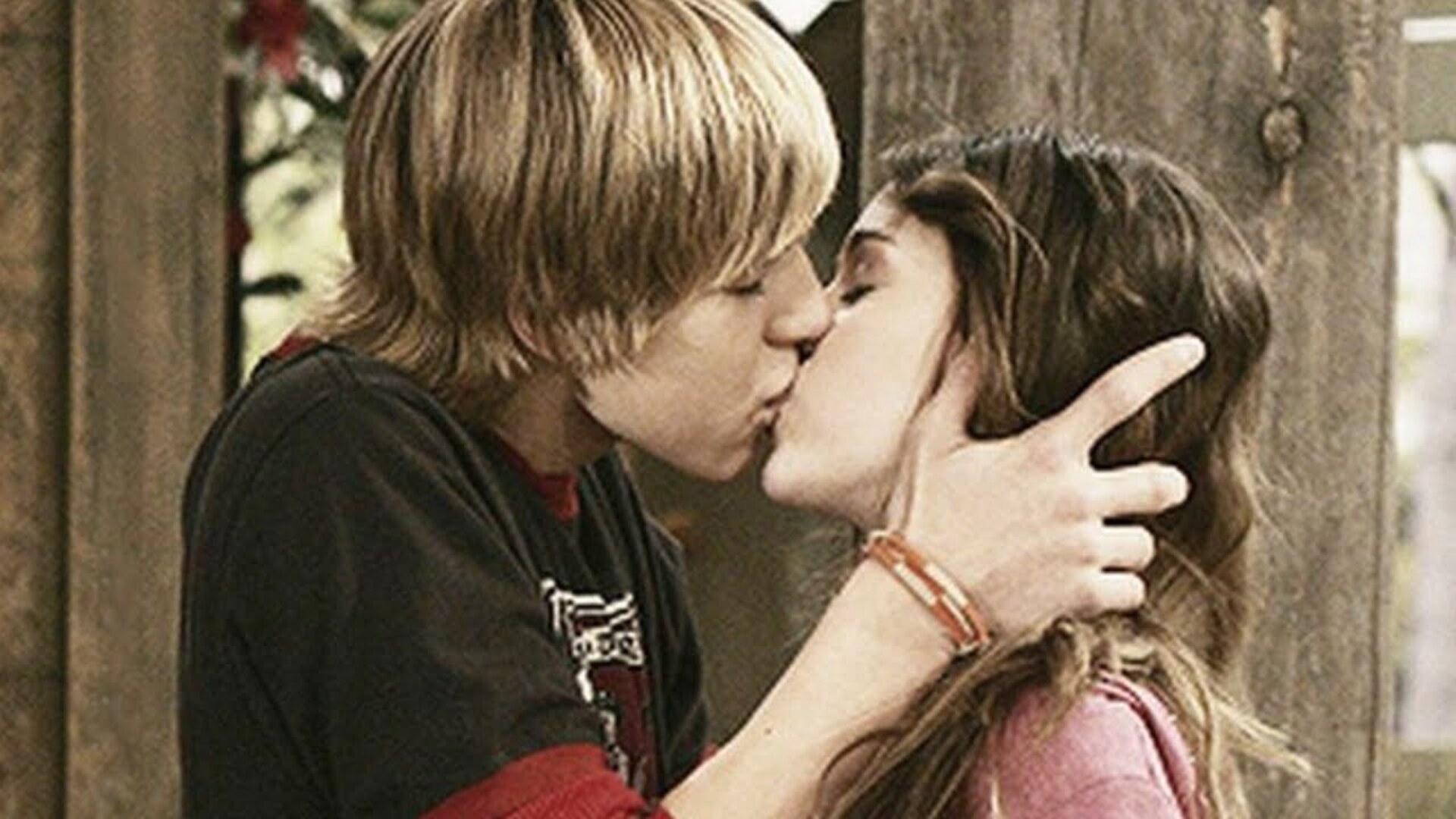 Video thumbnail for Disney Channel Breakups That Left Fans Devastated