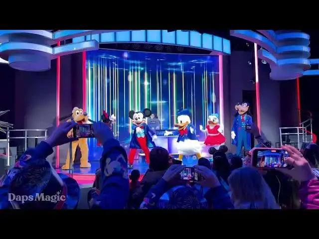 Video thumbnail for Countdown to New Years with Mickey & Minnie in the Disney Theater at Disney California Adventure