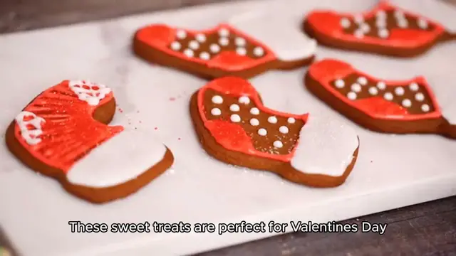 Video thumbnail for Gingerbread Heart Cookies