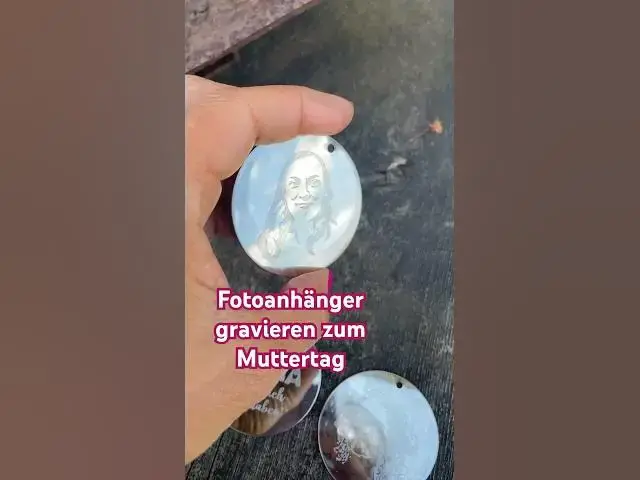 Video thumbnail for Fotoanhänger gravieren zum Muttertag mit #Cricut Maker 3 #springonshorts #muttertagdiy