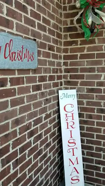 Video thumbnail for How to Dress Your Front Door for Christmas