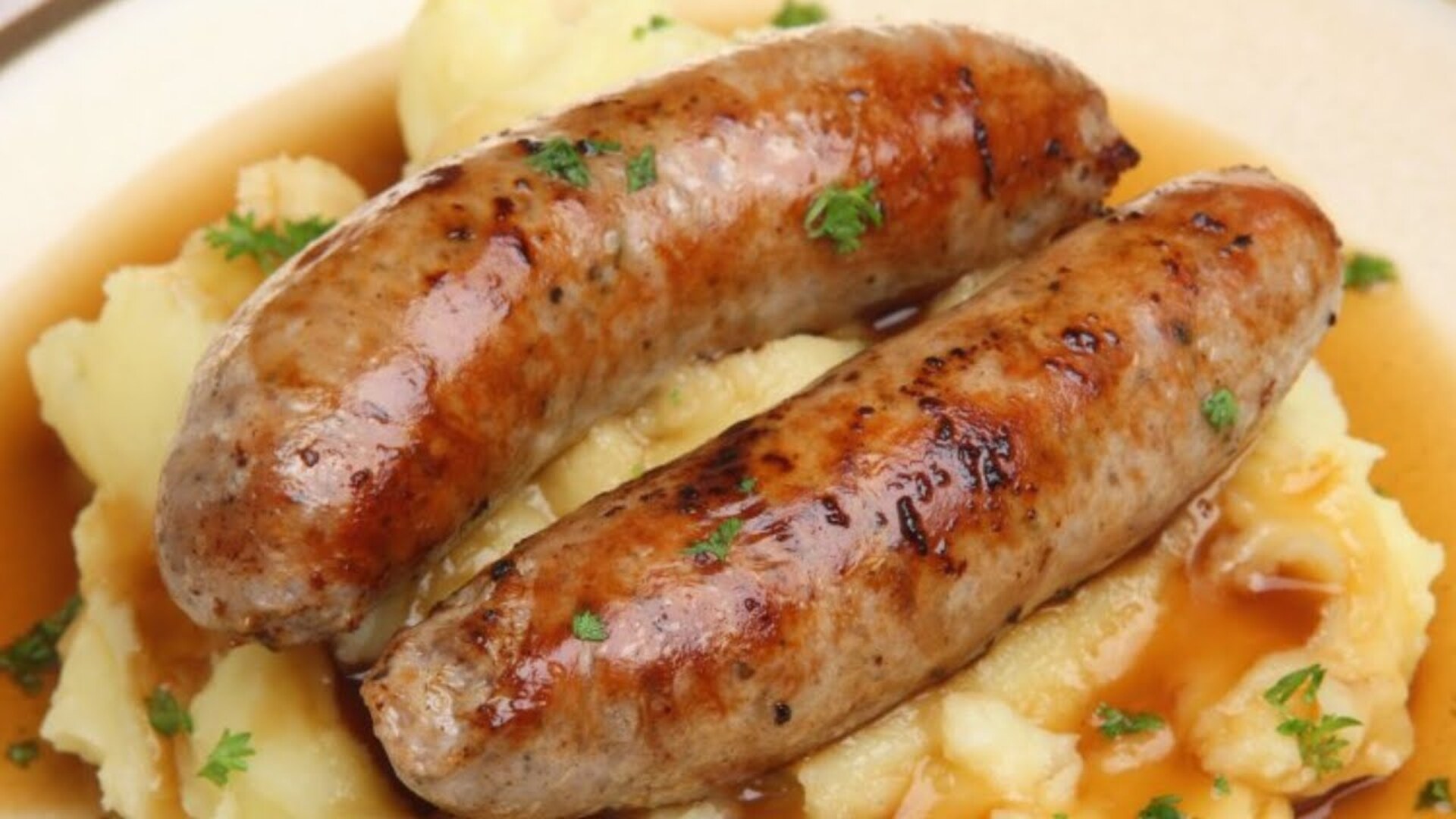 Video thumbnail for Iconic British Foods You Need To Try Before You Die