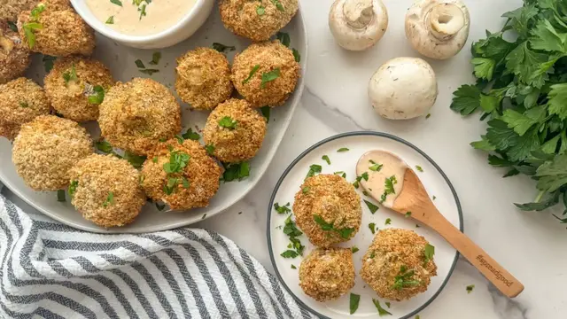 'Video thumbnail for Crispy Air Fryer Mushrooms With Spicy Aioli Recipe'