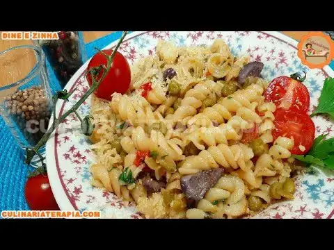 Video thumbnail for Macarrão Parafuso com Ervilhas e Tomates - Receita Fácil