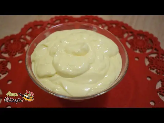 'Video thumbnail for Maioneză rapidă la blender cu ouă fierte tari întregi cu puțin ulei cu smântână sau iaurt grecesc'