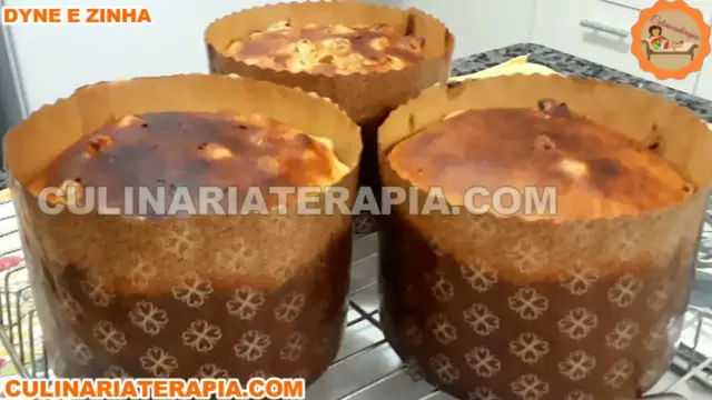 Video thumbnail for Panetone Fácil com Leite Condensado — O Mais Macio, Aromático e Fofinho Que Você Vai Fazer!