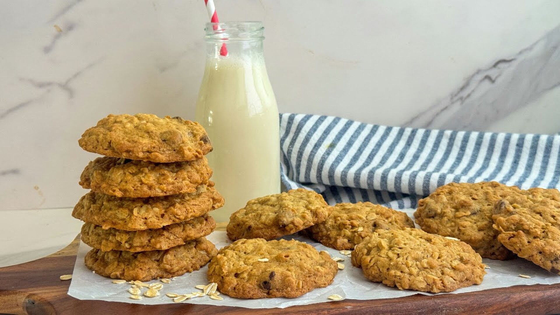 Video thumbnail for Old-Fashioned Oatmeal Chocolate Chip Cookies Recipe