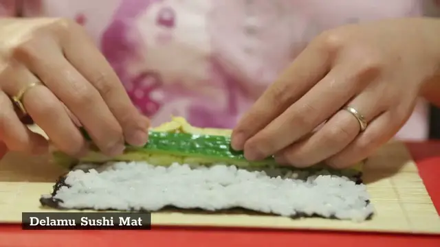 Video thumbnail for The Best Sushi Mat You Can Find On Amazon (2021)