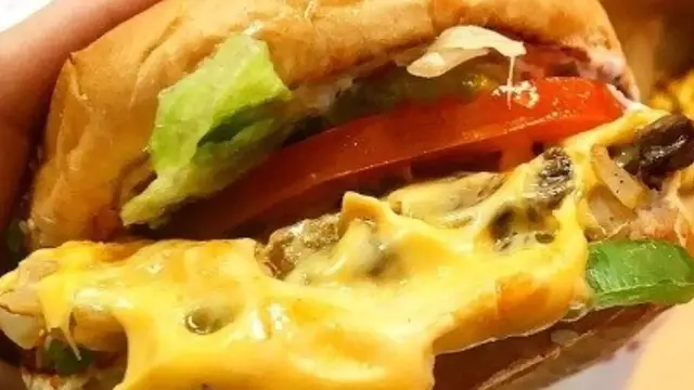 Video thumbnail for This Is Why Five Guys' Burgers Are So Delicious