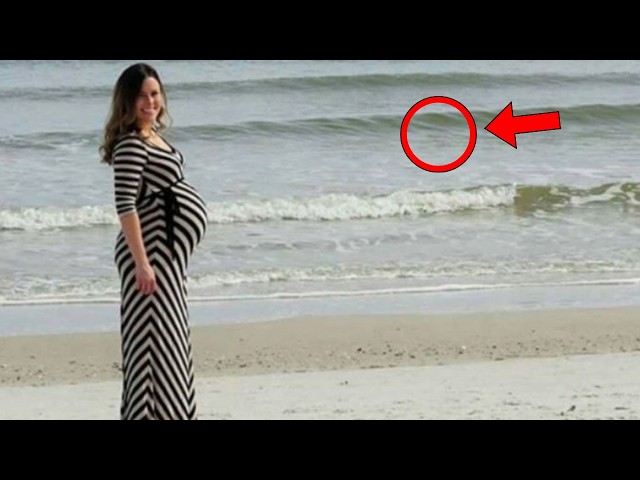 Video thumbnail for Pregnant Woman Has A Photo Taken On The Beach But Only Noticed This Detail When She Returned Home