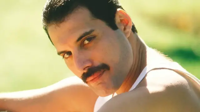 Video thumbnail for Celebrities Who Freakishly Died On The Same Day