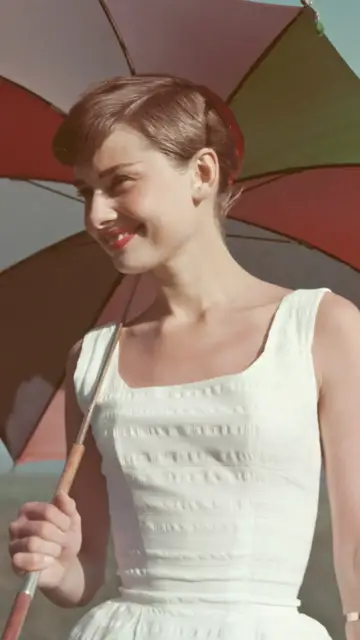 Video thumbnail for Audrey Hepburn's Granddaughter Emma Ferrer Is Such A Stunner