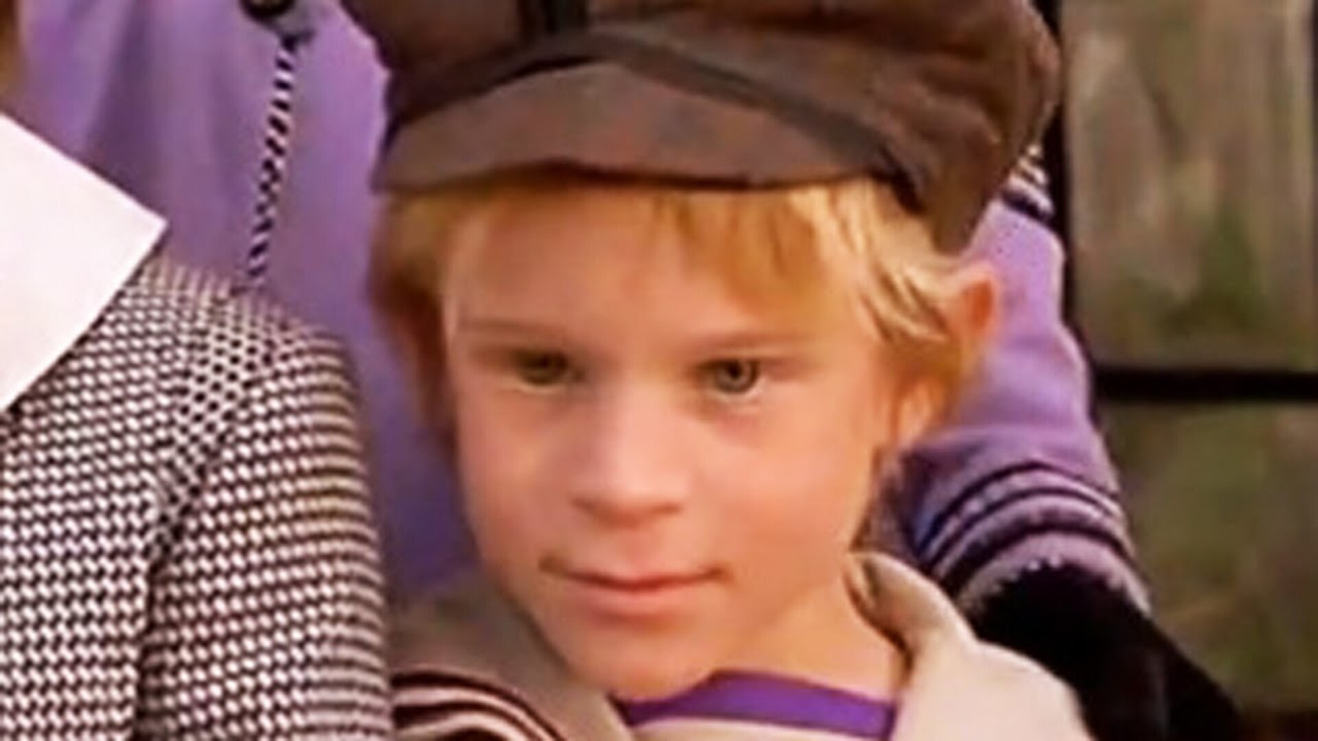 Video thumbnail for Movie Extras That Totally Ruined The Scene