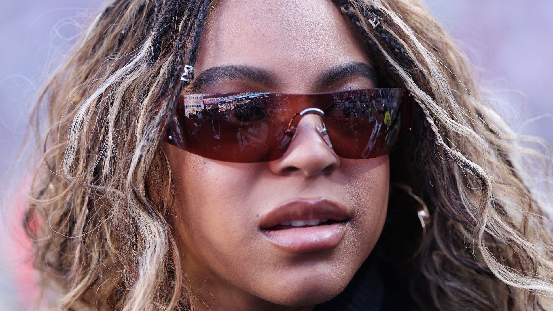 Video thumbnail for Blue Ivy's Met Gala Debut Is Causing A Stir