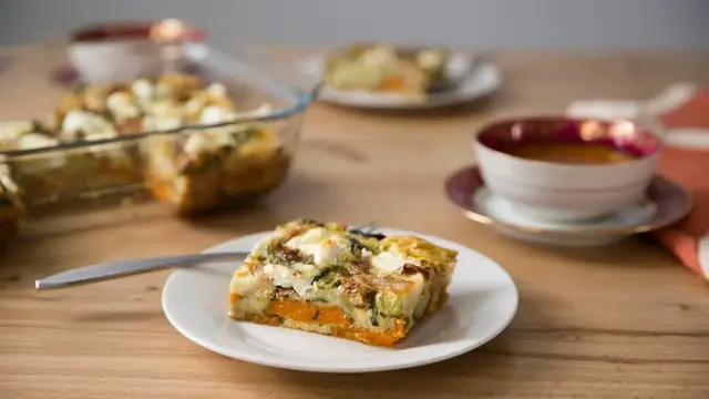 Video thumbnail for Sweet Potato And Brussels Sprouts Breakfast Casserole Recipe