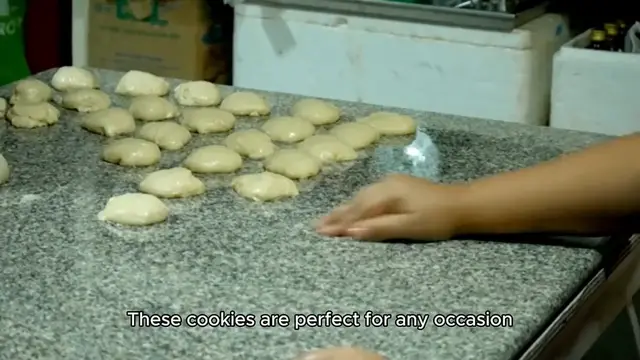 Video thumbnail for Simple Chocolate Chip Cookies