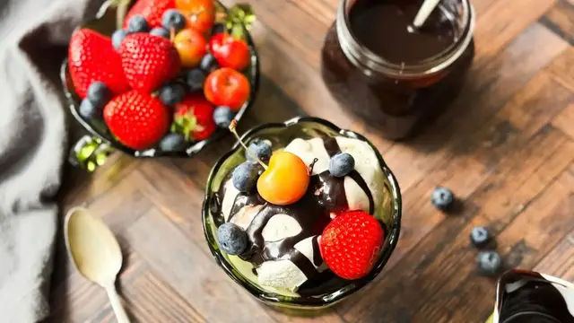 'Video thumbnail for Make A Decadent Sundae With Our Hot Fudge Sauce Recipe'