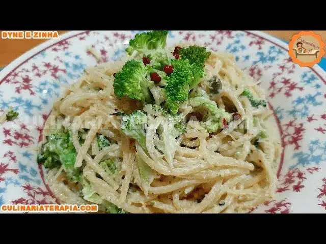 Video thumbnail for Macarrão com Brócolis ao Creme de Leite, Uma Mistura Gostosa e Nutritiva