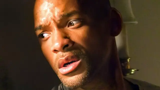 Video thumbnail for I Am Legend's Alternate Ending Changed The Movie Completely