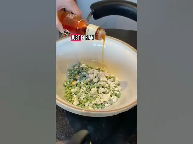 Video thumbnail for Feta and Pea Puffs