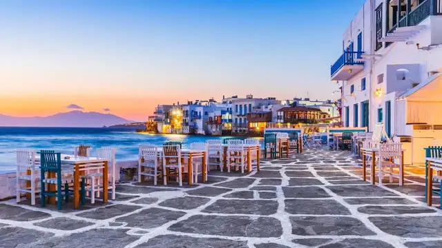 Video thumbnail for Naxos vs Mykonos:  Guide video blog