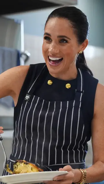 Video thumbnail for Insiders Reveal What Meghan Markle Was Really Like On The Set Of MasterChef