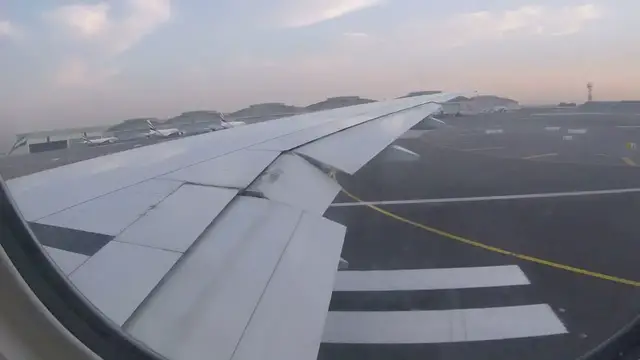 Video thumbnail for Take off in Dubai airport