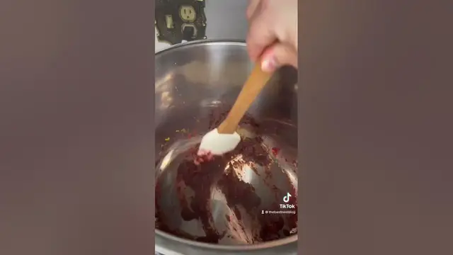 'Video thumbnail for Homemade cranberry sauce in the instant pot - perfect for thanksgiving!'