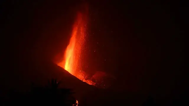 Video thumbnail for La Palma volcano eruption 26 Sep 2021