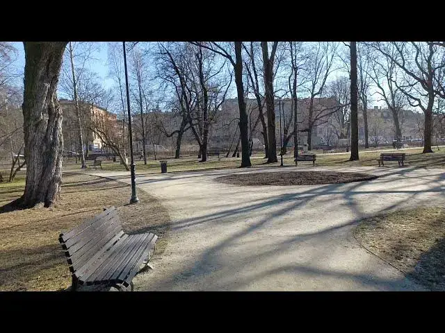 'Video thumbnail for Samsung Galaxy A32 Camera Video Test - 4K 30FPS Sample Video (Handheld)'