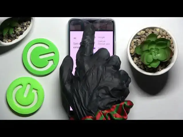 'Video thumbnail for How to Use Split Screen in MOTOROLA EDGE 30 - Open Two Applications Simultaneously'