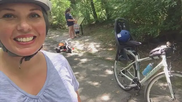 Video thumbnail for Thule Yepp Maxi Rear-Mounted Child Bike Seat Review