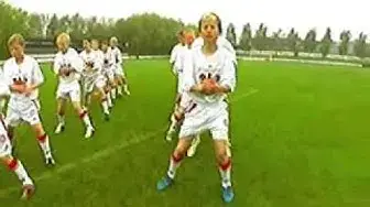 Video thumbnail for Zambia | Opvarmningsøvelse | Fodboldrytmer
