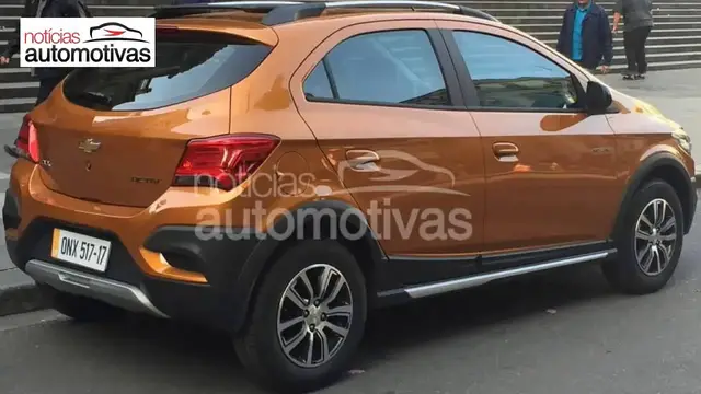 Video thumbnail for Exclusivo: Novo Chevrolet Onix 2017 em flagra - NoticiasAutomotivas.com.br