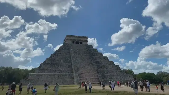 Video thumbnail for What is so special about Chichen Itza?