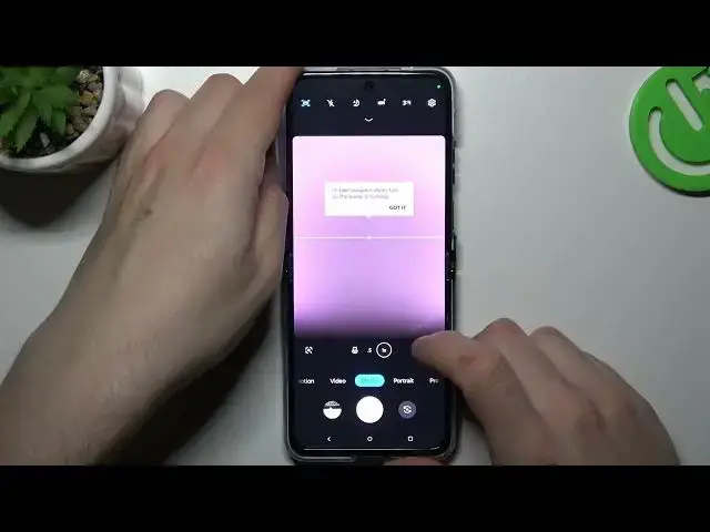 Video thumbnail for How to Take Burst Shot Photos on MOTOROLA Razr 40 Ultra - Capturing a Series of Pictures