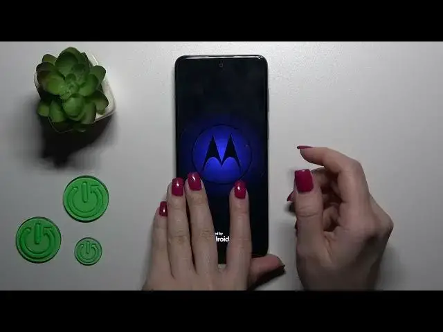 'Video thumbnail for How to Switch On the Phone on a MOTOROLA Moto E32s - Power On the Device'
