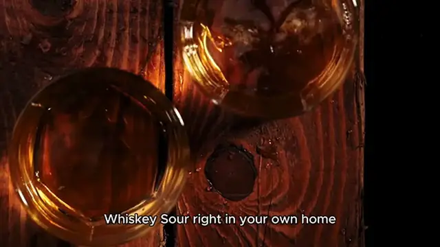 Video thumbnail for Whiskey sour recipe