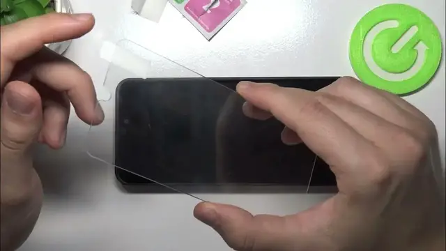 Video thumbnail for How to Install a Tempered Glass Screen Protector on FairPhone 3