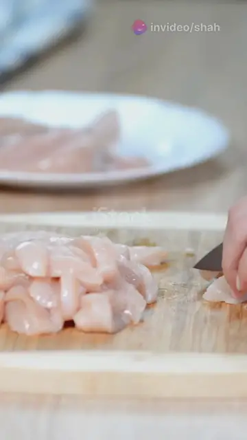 Video thumbnail for Delicious Chicken Fajita Pizza Recipe!