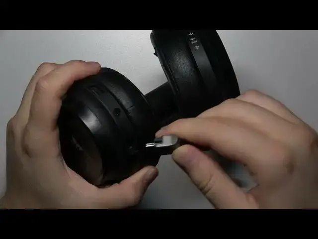 Video thumbnail for How to Plug & Unplug Microphone on Corsair Virtuoso RGB / Headphones Management