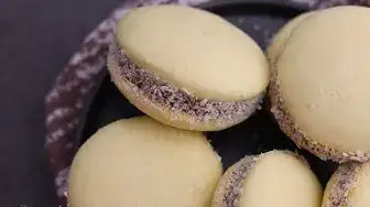 Video thumbnail for Alfajores: The Best Cookies You'll Ever Eat!