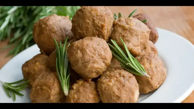 Video thumbnail for How to Make a Simple Meatball, 7 Superb Steps To Do It Easily