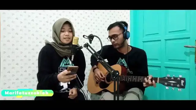 Video thumbnail for Titip Rindu Buat Ayah - Ebit G Ade || Acoustic cover LIVE Ma'rifatul zakiah ft Aldy