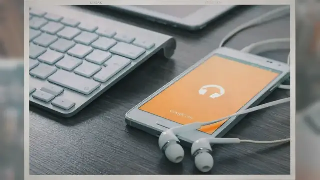 Video thumbnail for Why Do Musicians Wear Earpieces?