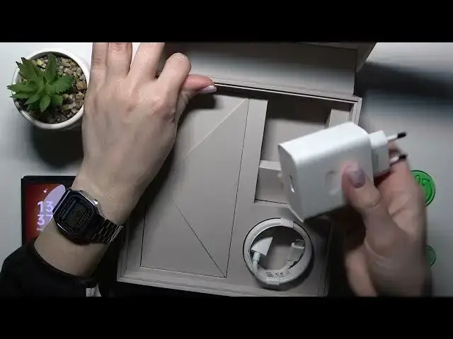Video thumbnail for Does OPPO Find N2 Flip Comes with Charger? | OPPO N2 Flip Charger Included?
