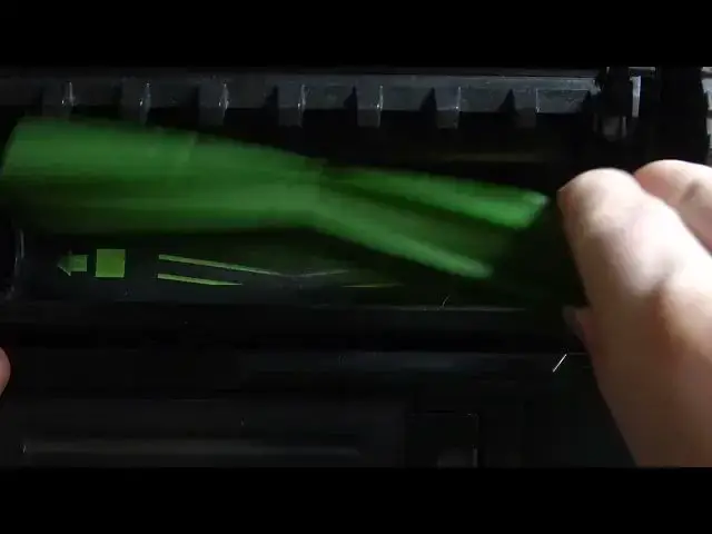 Video thumbnail for How To Replace Main Rotating Brush On iRobot Roomba E5