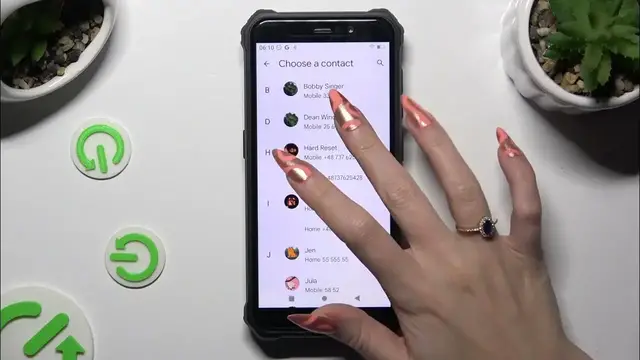 Video thumbnail for How to Add Emergency Numbers on a FOSSIBOT F101