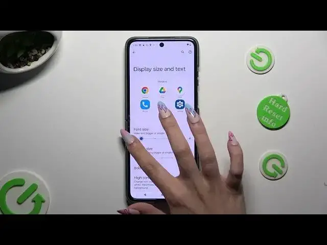 'Video thumbnail for How to Change Font Size on MOTOROLA Razr 40'