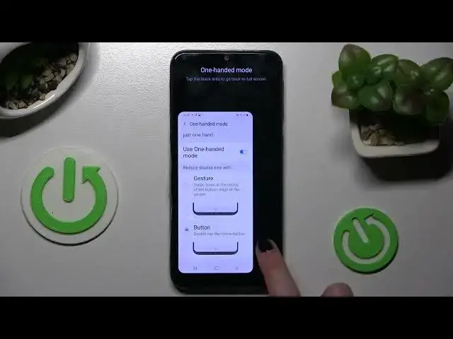 Video thumbnail for How to Enter One Handed Mode on SAMSUNG Galaxy A20e?